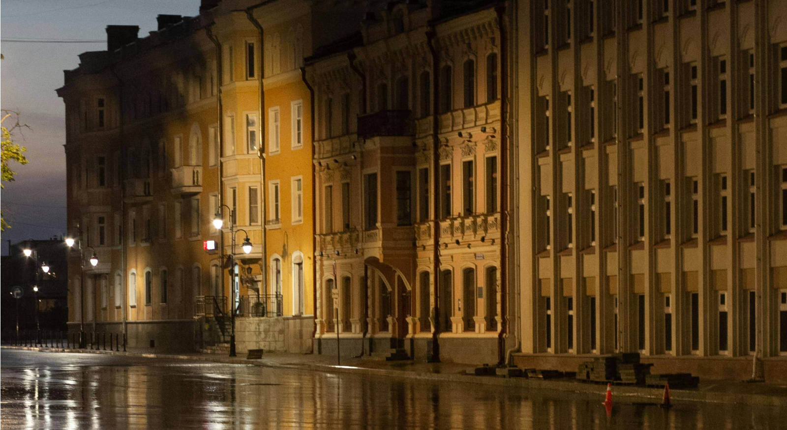 Image of the streets covered in water